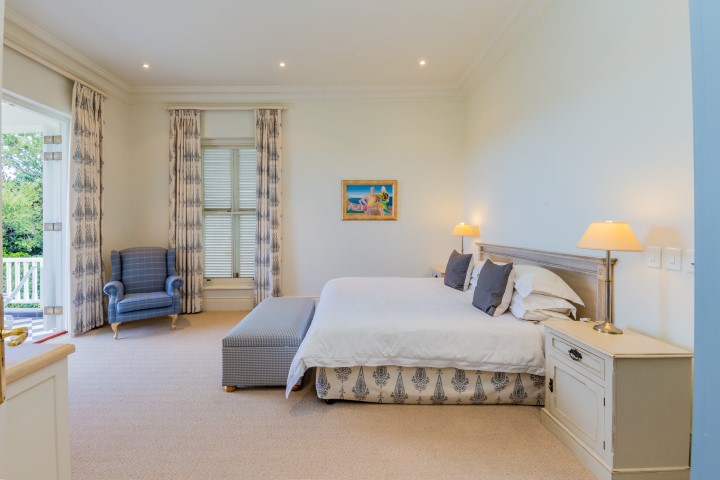 5 Bedroom Property for Sale in Constantia Western Cape